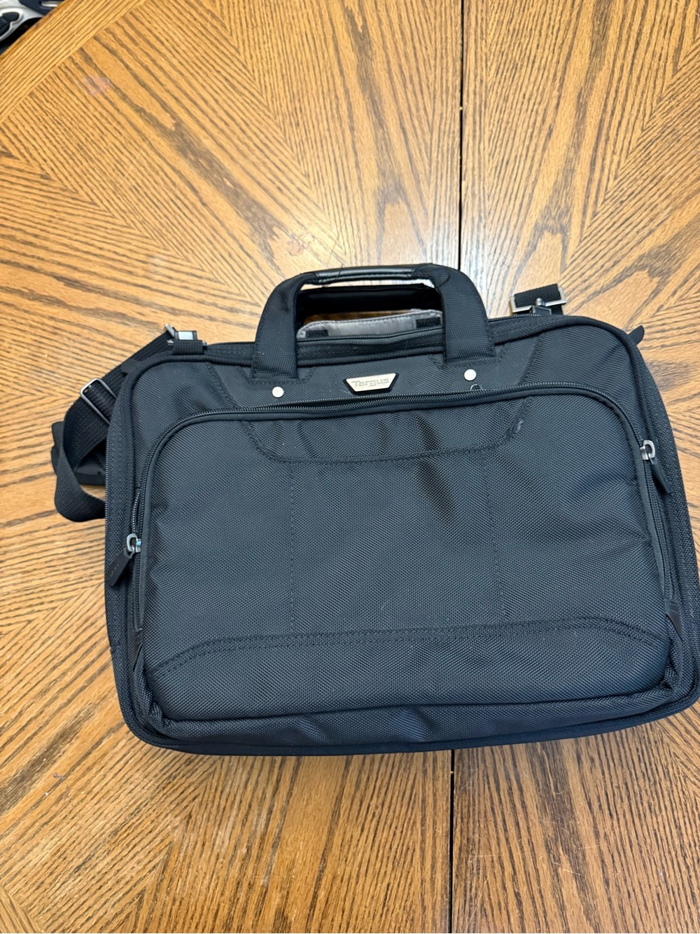 Targus Black Laptop Messenger Briefcase with Shoulder Strap